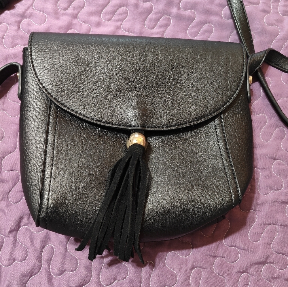 Antik Kraft Black Crossbody Bag With Tassel - Picture 4 of 6